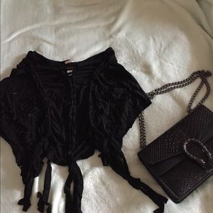 🆕 Black Shredded Crop Top ✨